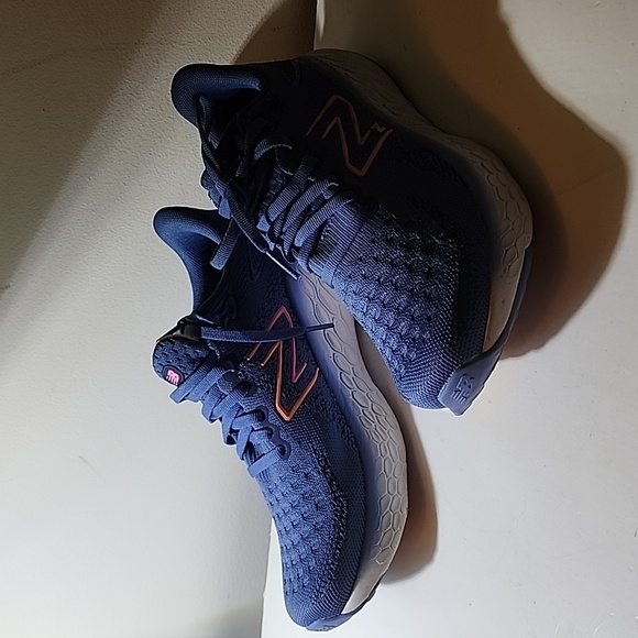 New Balance Fresh Foam X 1080 V12 Women’s Size 6.5 - Picture 2 of 15